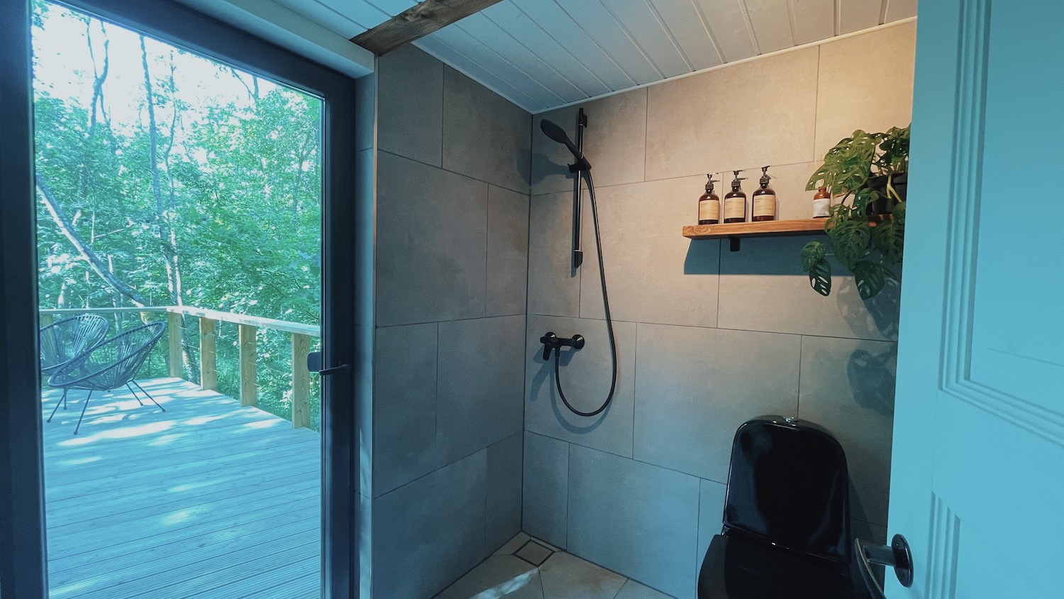 Hekso Treehouse Estonian holiday forest cottage cabin in Estonia, best cottages in Estonia