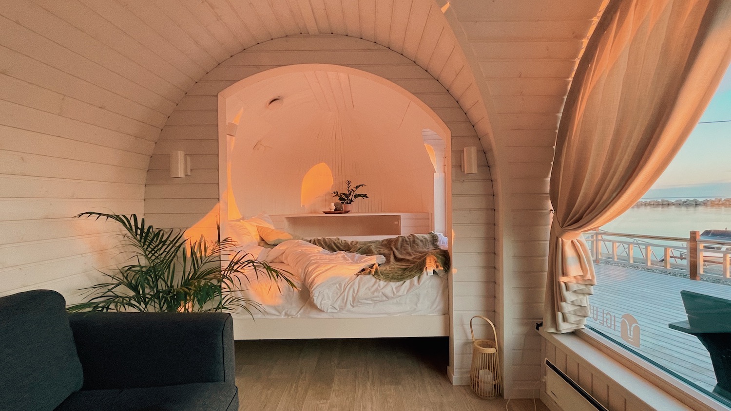 Best holiday homes cabins in Estonia, igloo house at Iglupark in Noblessner