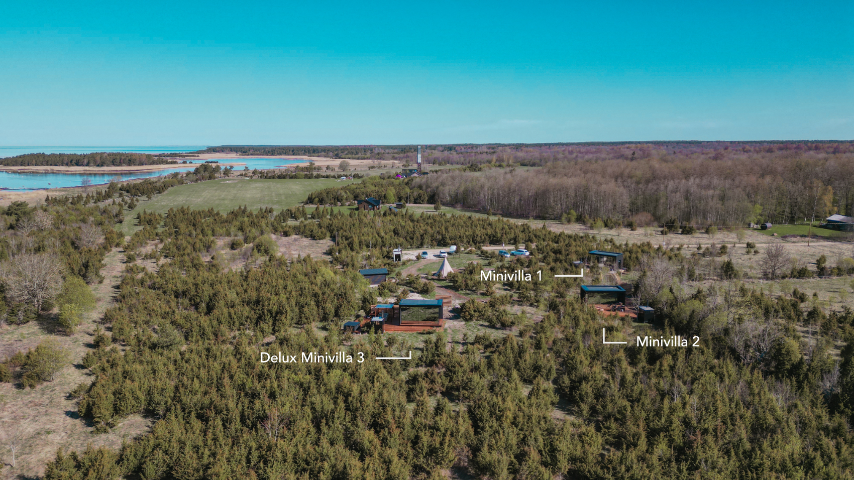 A holiday house with a sauna and a hot tub in the woods, Estonian cabin mirror house with jacuzzi - Juniper Minivillas, the best holiday homes in Estonia