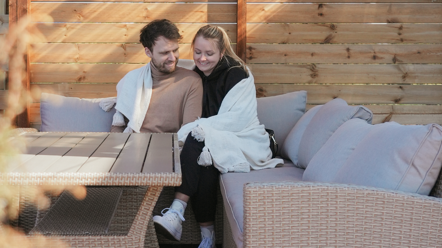 A holiday house with a sauna and a hot tub in the woods, Estonian cabin mirror house with jacuzzi - Juniper Minivillas, the best holiday homes in Estonia