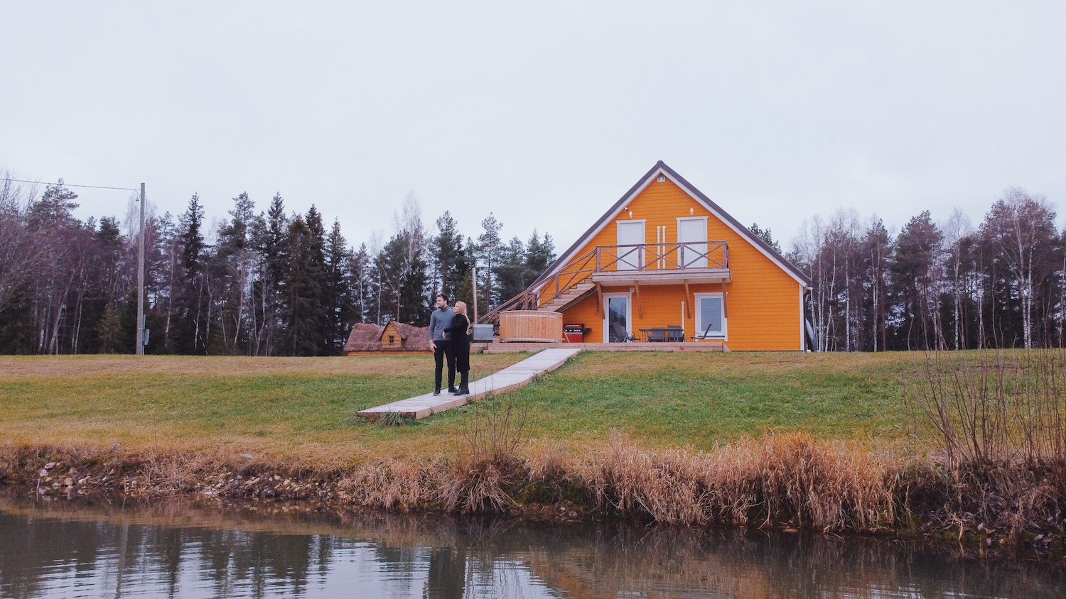 Liis ja Ben Pihlaka jahimajas, parimad puhkemajad Eestis, Eesti Paigad