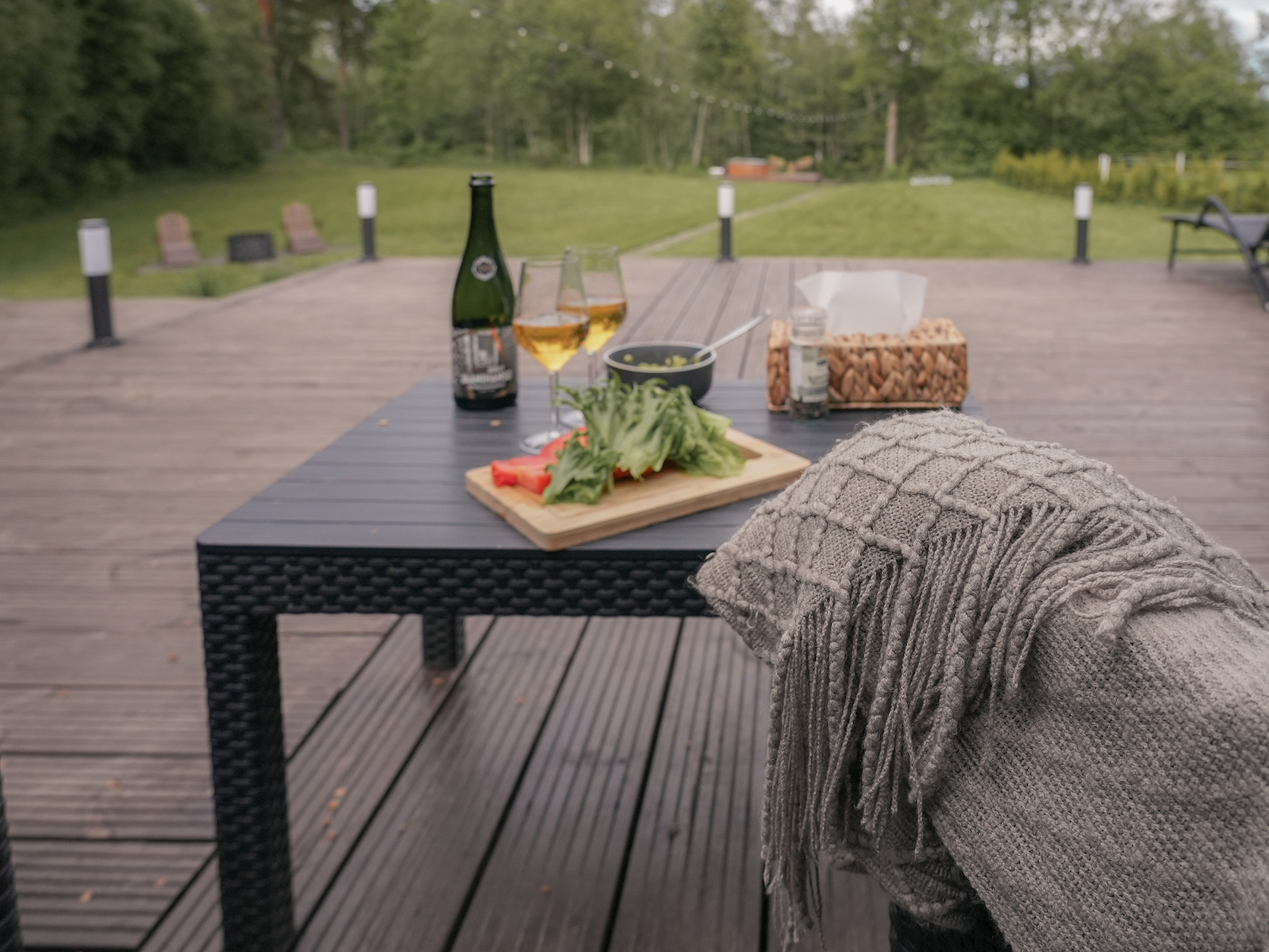 Käärapesa ehk Pesad Stay puhkemaja Pärnumaal Pärnu jõe ääres sauna ja kümblustünniga, parimad puhkemajad Eestis