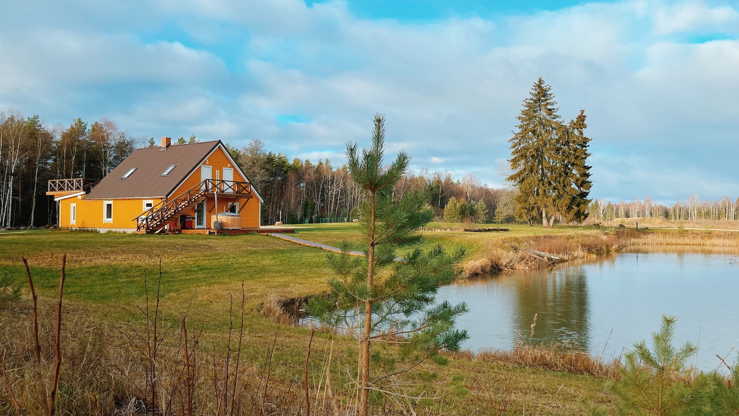 Best Estonian vacation houses in Estonia with a sauna and hot tub, Pihlaka hunting cabin, Eesti Paigad